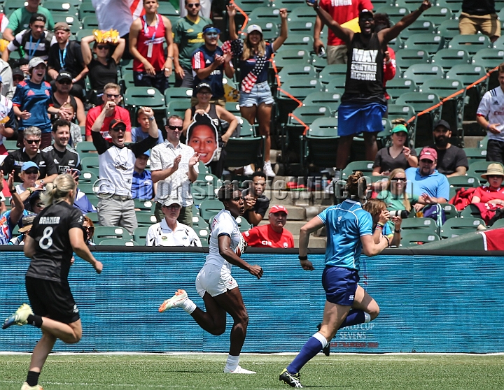 2018RugbySevensSat-12.JPG - Naya Tapper scores a try for the United States against New Zealand in the women's championship semi-finals of the 2018 Rugby World Cup Sevens, Saturday, July 21, 2018, at AT&T Park, San Francisco. New Zealand defeated the United States 26-21. (Spencer Allen/IOS via AP)